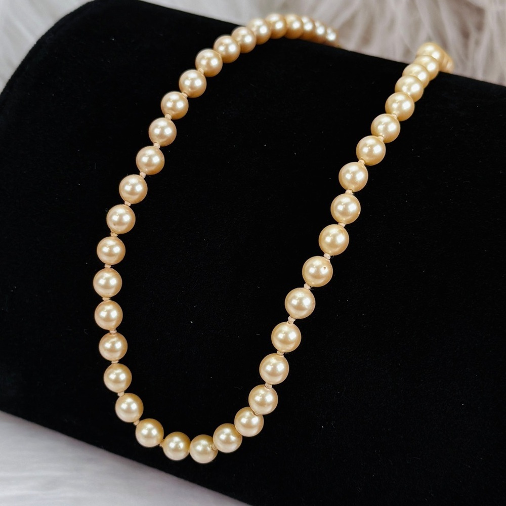 Vintage Monet Small, pearl necklace